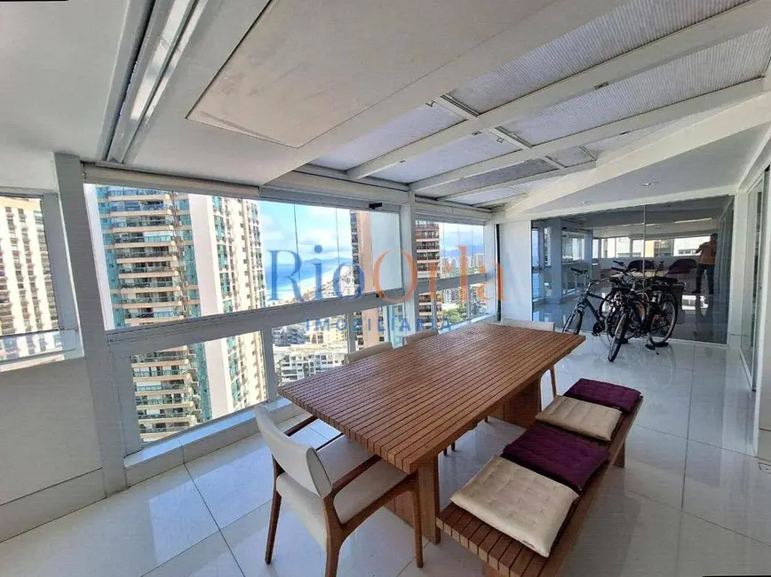 Apartamento com 4 quartos à venda, 302m2 em Barra da Tijuca, Rio De Janeiro - RJ - imagem 3 Foto 3 de Apartamento com 4 quartos à venda, 302m2 em Barra da Tijuca, Rio De Janeiro - RJ