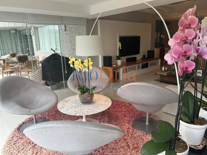 Apartamento com 3 quartos à venda, 220m2 em Barra da Tijuca, Rio De Janeiro - RJ - imagem 3 Foto 3 de Apartamento com 3 quartos à venda, 220m2 em Barra da Tijuca, Rio De Janeiro - RJ