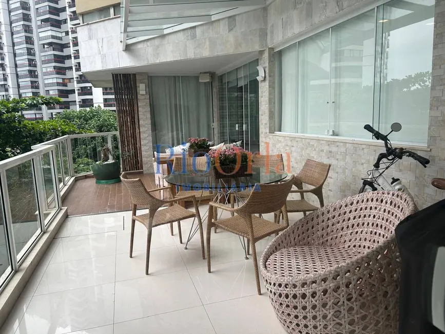 Apartamento com 3 quartos à venda, 220m2 em Barra da Tijuca, Rio De Janeiro - RJ - imagem 5 Foto 5 de Apartamento com 3 quartos à venda, 220m2 em Barra da Tijuca, Rio De Janeiro - RJ