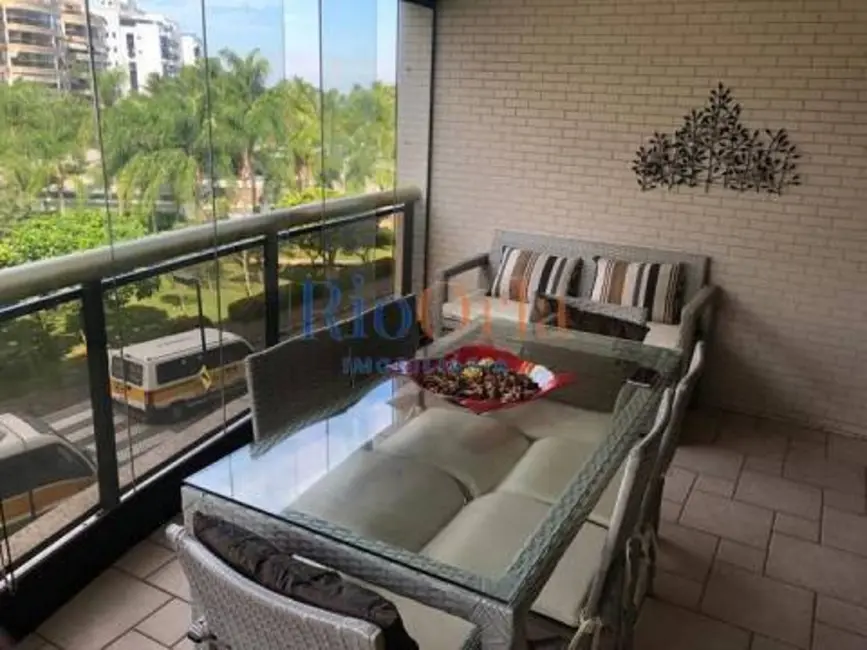 Apartamento com 3 quartos à venda, 150m2 em Barra da Tijuca, Rio De Janeiro - RJ - imagem 2 Foto 2 de Apartamento com 3 quartos à venda, 150m2 em Barra da Tijuca, Rio De Janeiro - RJ
