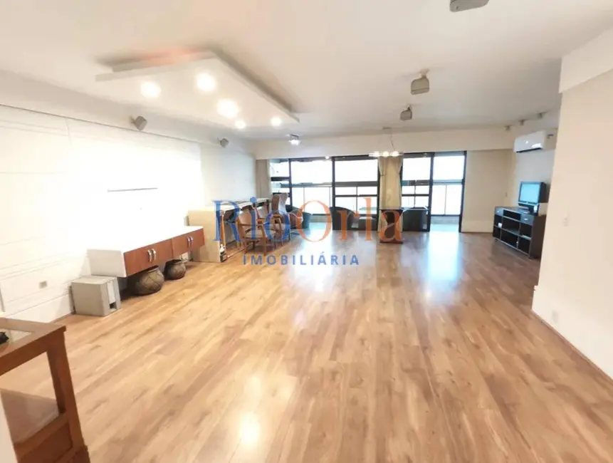 Apartamento com 4 quartos à venda, 164m2 em Barra da Tijuca, Rio De Janeiro - RJ - imagem 4 Foto 4 de Apartamento com 4 quartos à venda, 164m2 em Barra da Tijuca, Rio De Janeiro - RJ