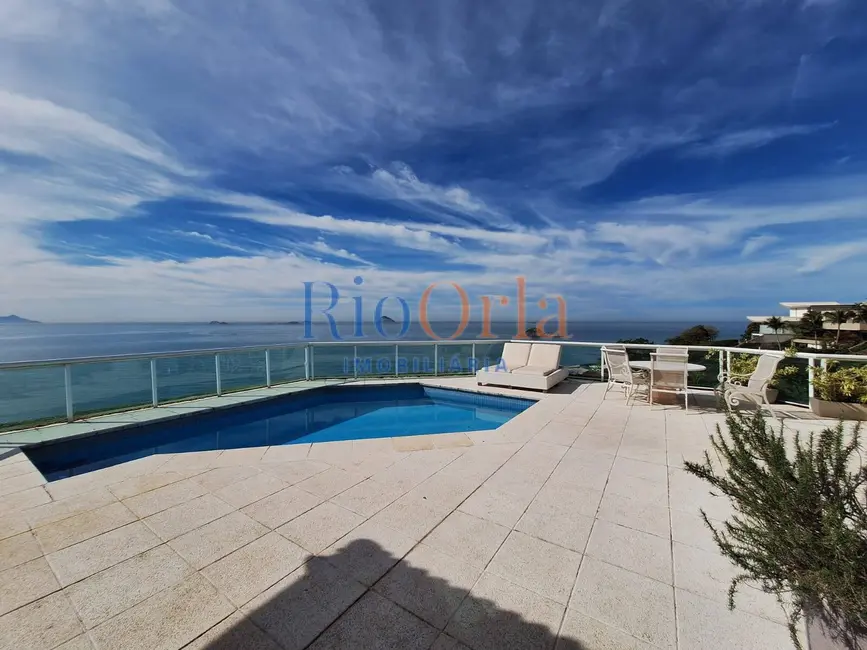 Casa de Condomínio com 5 quartos à venda, 1000m2 em Joá, Rio De Janeiro - RJ - imagem 3 Foto 3 de Casa de Condomínio com 5 quartos à venda, 1000m2 em Joá, Rio De Janeiro - RJ