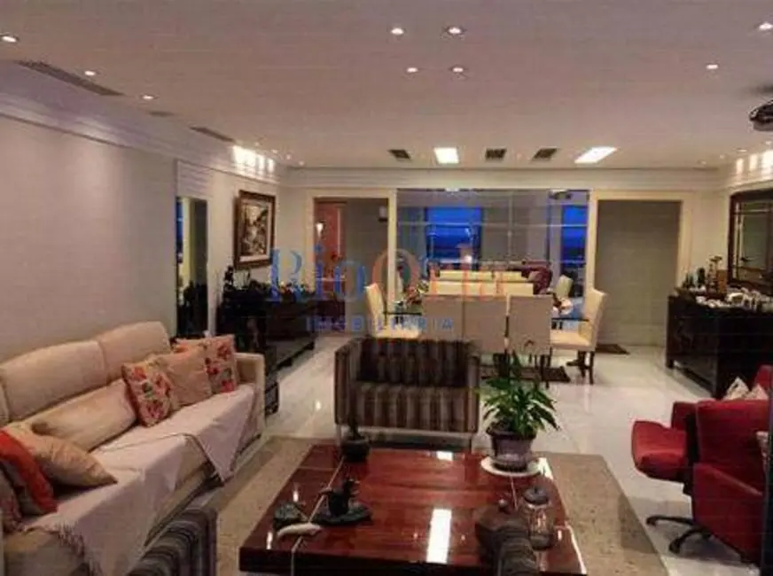 Apartamento com 4 quartos à venda, 266m2 em Barra da Tijuca, Rio De Janeiro - RJ - imagem 8 Foto 8 de Apartamento com 4 quartos à venda, 266m2 em Barra da Tijuca, Rio De Janeiro - RJ