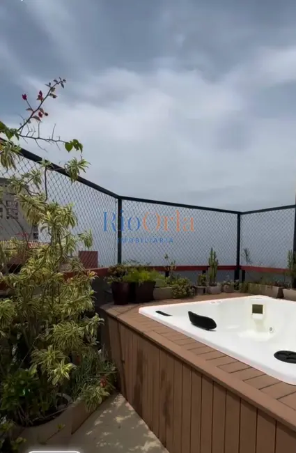 Cobertura com 4 quartos à venda e para alugar, 220m2 em Barra da Tijuca, Rio De Janeiro - RJ - imagem 2 Foto 2 de Cobertura com 4 quartos à venda e para alugar, 220m2 em Barra da Tijuca, Rio De Janeiro - RJ