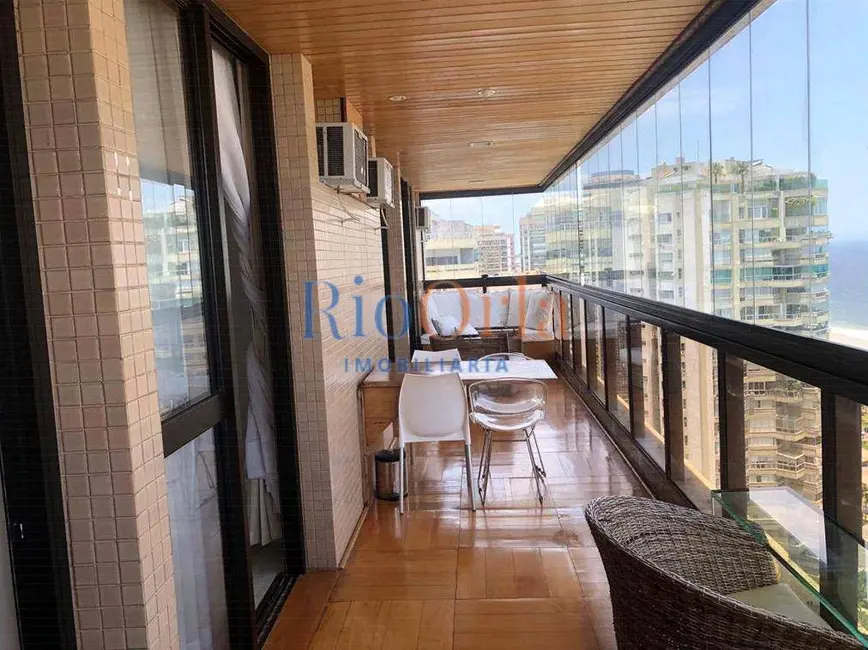 Foto 3 de Apartamento com 4 quartos à venda, 206m2 em Barra da Tijuca, Rio De Janeiro - RJ