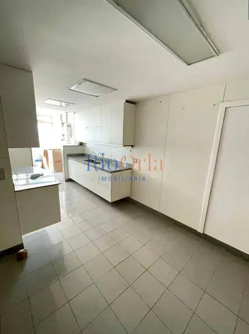 Apartamento com 4 quartos à venda, 267m2 em Barra da Tijuca, Rio De Janeiro - RJ - imagem 9 Foto 9 de Apartamento com 4 quartos à venda, 267m2 em Barra da Tijuca, Rio De Janeiro - RJ