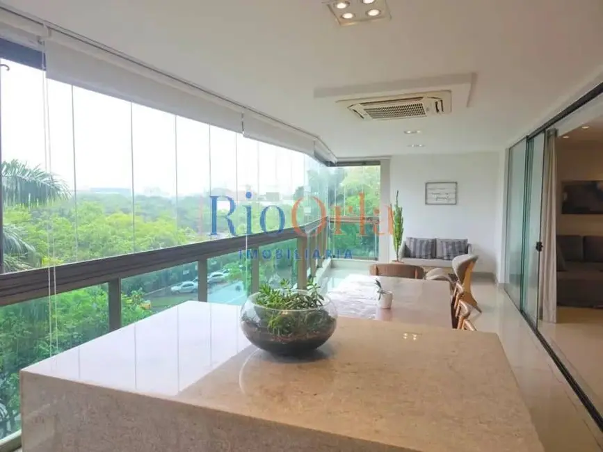 Apartamento com 4 quartos à venda, 256m2 em Barra da Tijuca, Rio De Janeiro - RJ - imagem 2 Foto 2 de Apartamento com 4 quartos à venda, 256m2 em Barra da Tijuca, Rio De Janeiro - RJ