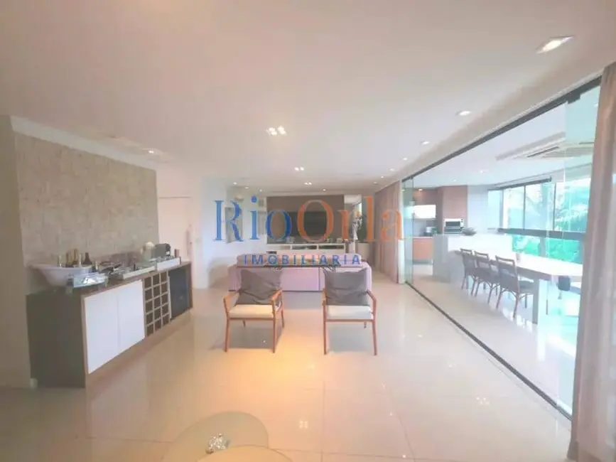 Apartamento com 4 quartos à venda, 256m2 em Barra da Tijuca, Rio De Janeiro - RJ - imagem 4 Foto 4 de Apartamento com 4 quartos à venda, 256m2 em Barra da Tijuca, Rio De Janeiro - RJ