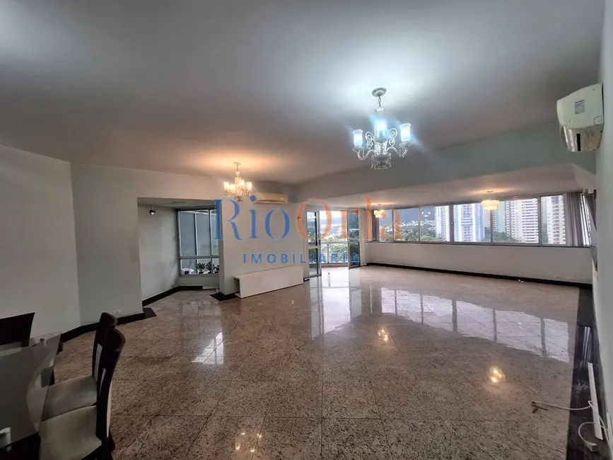 Apartamento com 3 quartos à venda, 200m2 em Barra da Tijuca, Rio De Janeiro - RJ - imagem 2 Foto 2 de Apartamento com 3 quartos à venda, 200m2 em Barra da Tijuca, Rio De Janeiro - RJ