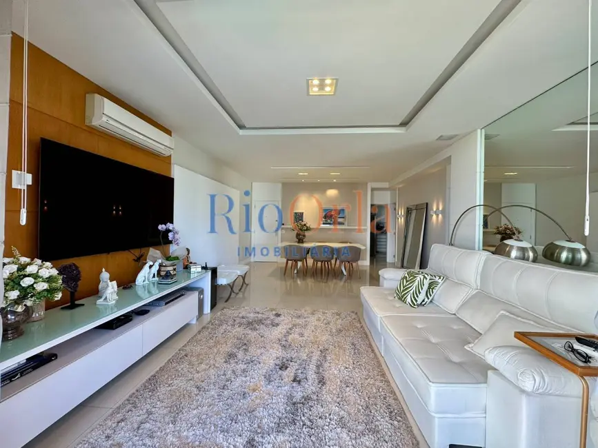 Apartamento com 3 quartos para alugar, 160m2 em Barra da Tijuca, Rio De Janeiro - RJ - imagem 2 Foto 2 de Apartamento com 3 quartos para alugar, 160m2 em Barra da Tijuca, Rio De Janeiro - RJ