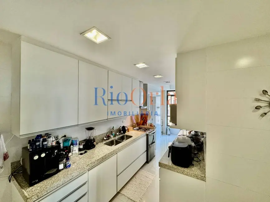 Apartamento com 3 quartos para alugar, 160m2 em Barra da Tijuca, Rio De Janeiro - RJ - imagem 9 Foto 9 de Apartamento com 3 quartos para alugar, 160m2 em Barra da Tijuca, Rio De Janeiro - RJ