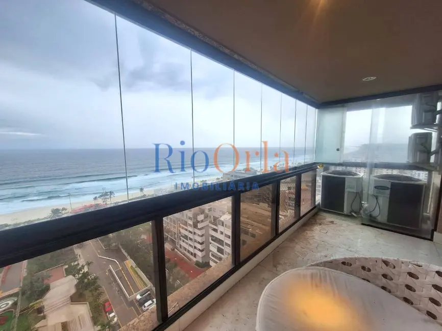Apartamento com 4 quartos à venda, 220m2 em Barra da Tijuca, Rio De Janeiro - RJ - imagem 3 Foto 3 de Apartamento com 4 quartos à venda, 220m2 em Barra da Tijuca, Rio De Janeiro - RJ