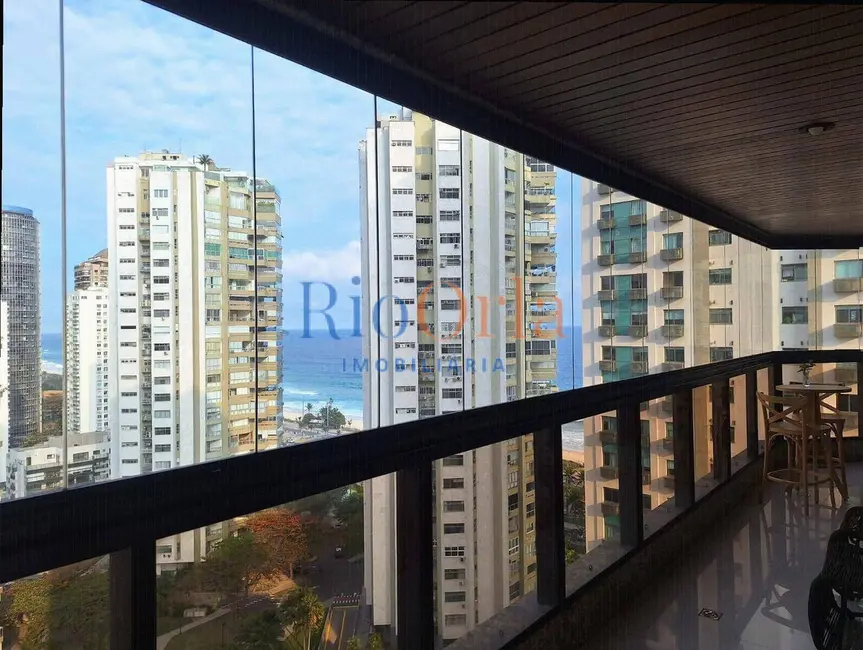 Apartamento com 3 quartos à venda, 148m2 em Barra da Tijuca, Rio De Janeiro - RJ - imagem 1 Foto 1 de Apartamento com 3 quartos à venda, 148m2 em Barra da Tijuca, Rio De Janeiro - RJ