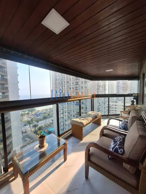 Apartamento com 4 quartos à venda, 145m2 em Barra da Tijuca, Rio De Janeiro - RJ - imagem 1 Foto 1 de Apartamento com 4 quartos à venda, 145m2 em Barra da Tijuca, Rio De Janeiro - RJ