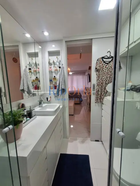 Apartamento com 4 quartos à venda, 145m2 em Barra da Tijuca, Rio De Janeiro - RJ - imagem 5 Foto 5 de Apartamento com 4 quartos à venda, 145m2 em Barra da Tijuca, Rio De Janeiro - RJ