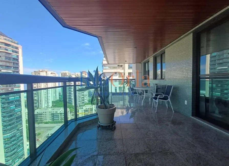 Apartamento com 4 quartos à venda, 161m2 em Barra da Tijuca, Rio De Janeiro - RJ - imagem 3 Foto 3 de Apartamento com 4 quartos à venda, 161m2 em Barra da Tijuca, Rio De Janeiro - RJ