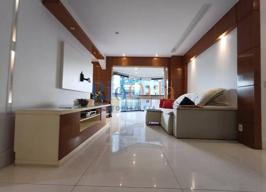 Apartamento com 3 quartos à venda, 121m2 em Barra da Tijuca, Rio De Janeiro - RJ - imagem 4 Foto 4 de Apartamento com 3 quartos à venda, 121m2 em Barra da Tijuca, Rio De Janeiro - RJ