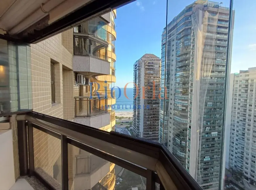 Apartamento com 3 quartos à venda, 121m2 em Barra da Tijuca, Rio De Janeiro - RJ - imagem 3 Foto 3 de Apartamento com 3 quartos à venda, 121m2 em Barra da Tijuca, Rio De Janeiro - RJ
