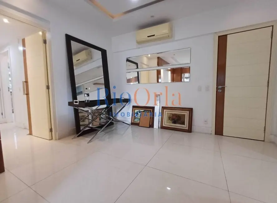 Apartamento com 3 quartos à venda, 121m2 em Barra da Tijuca, Rio De Janeiro - RJ - imagem 7 Foto 7 de Apartamento com 3 quartos à venda, 121m2 em Barra da Tijuca, Rio De Janeiro - RJ