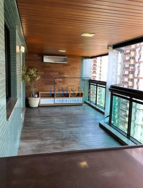 Apartamento com 4 quartos à venda, 161m2 em Barra da Tijuca, Rio De Janeiro - RJ - imagem 4 Foto 4 de Apartamento com 4 quartos à venda, 161m2 em Barra da Tijuca, Rio De Janeiro - RJ