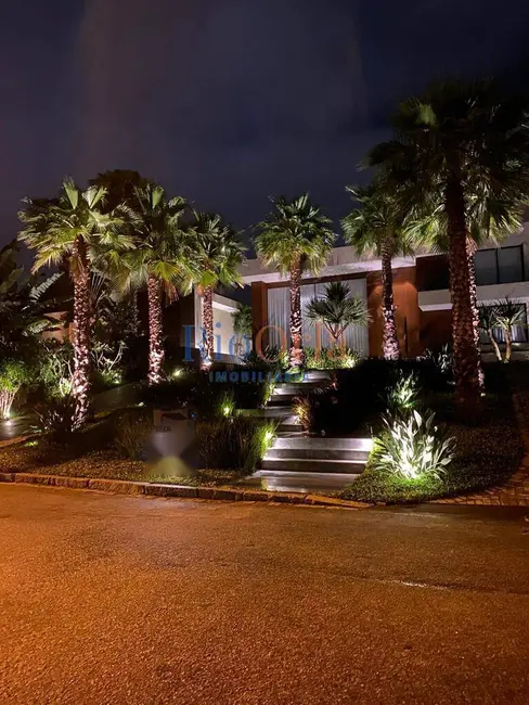 Casa com 4 quartos à venda, 1000m2 em Barra da Tijuca, Rio De Janeiro - RJ - imagem 1 Foto 1 de Casa com 4 quartos à venda, 1000m2 em Barra da Tijuca, Rio De Janeiro - RJ
