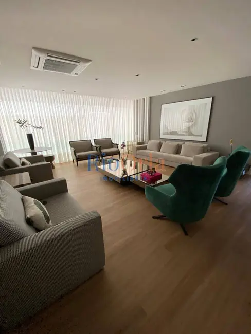 Casa com 4 quartos à venda, 1000m2 em Barra da Tijuca, Rio De Janeiro - RJ - imagem 4 Foto 4 de Casa com 4 quartos à venda, 1000m2 em Barra da Tijuca, Rio De Janeiro - RJ