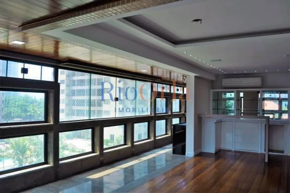 Apartamento com 4 quartos à venda, 215m2 em Barra da Tijuca, Rio De Janeiro - RJ - imagem 1 Foto 1 de Apartamento com 4 quartos à venda, 215m2 em Barra da Tijuca, Rio De Janeiro - RJ
