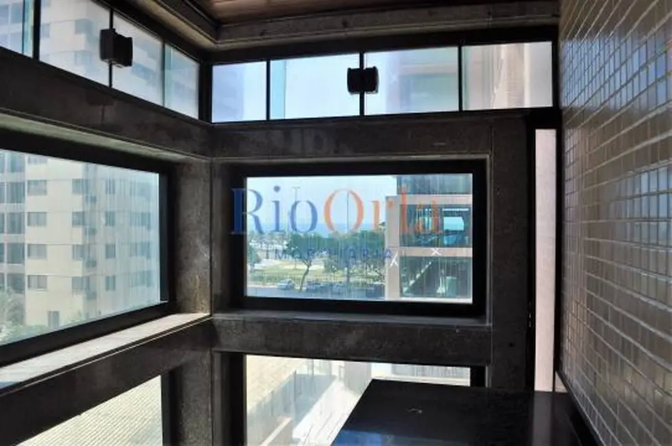 Apartamento com 4 quartos à venda, 215m2 em Barra da Tijuca, Rio De Janeiro - RJ - imagem 4 Foto 4 de Apartamento com 4 quartos à venda, 215m2 em Barra da Tijuca, Rio De Janeiro - RJ
