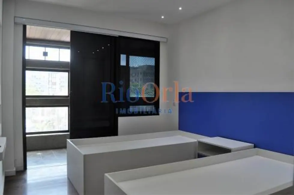 Apartamento com 4 quartos à venda, 215m2 em Barra da Tijuca, Rio De Janeiro - RJ - imagem 9 Foto 9 de Apartamento com 4 quartos à venda, 215m2 em Barra da Tijuca, Rio De Janeiro - RJ