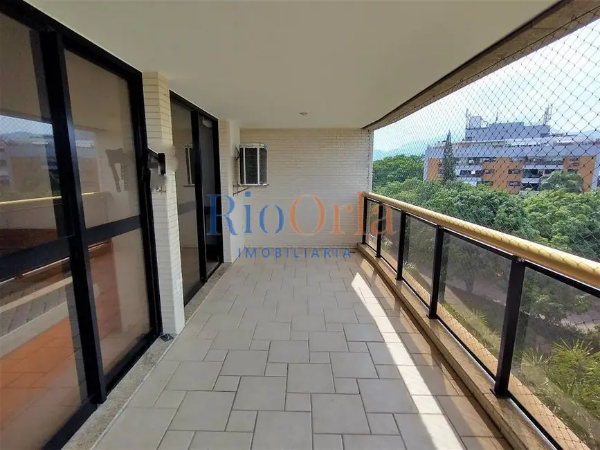 Apartamento com 3 quartos à venda, 130m2 em Barra da Tijuca, Rio De Janeiro - RJ - imagem 2 Foto 2 de Apartamento com 3 quartos à venda, 130m2 em Barra da Tijuca, Rio De Janeiro - RJ