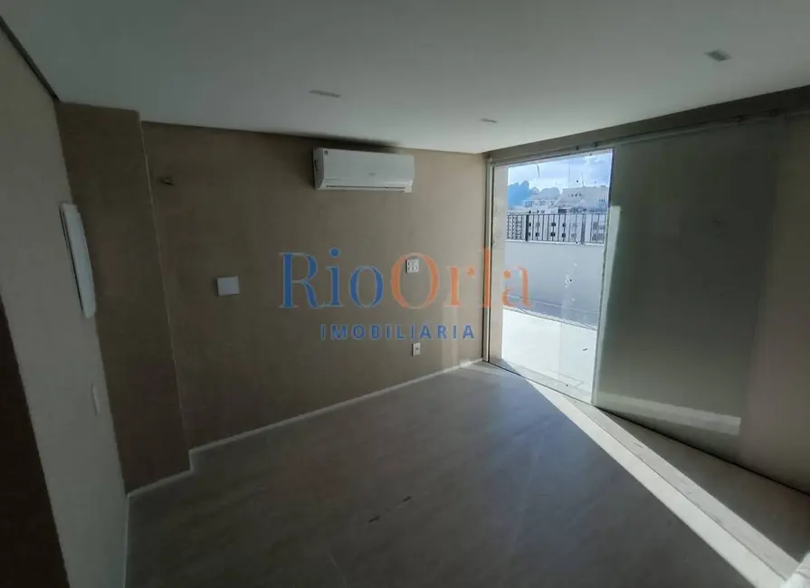 Cobertura com 3 quartos à venda, 170m2 em Rio De Janeiro - RJ - imagem 2 Foto 2 de Cobertura com 3 quartos à venda, 170m2 em Rio De Janeiro - RJ