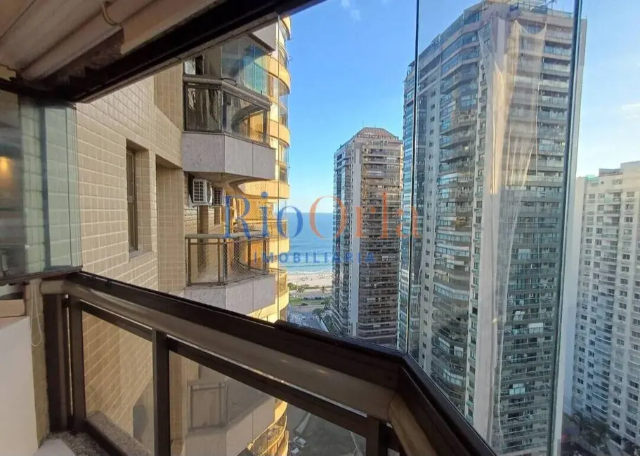 Apartamento com 3 quartos à venda, 122m2 em Barra da Tijuca, Rio De Janeiro - RJ - imagem 2 Foto 2 de Apartamento com 3 quartos à venda, 122m2 em Barra da Tijuca, Rio De Janeiro - RJ