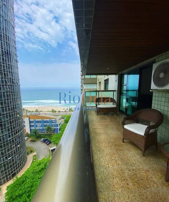 Foto 2 de Apartamento com 4 quartos à venda, 147m2 em Barra da Tijuca, Rio De Janeiro - RJ