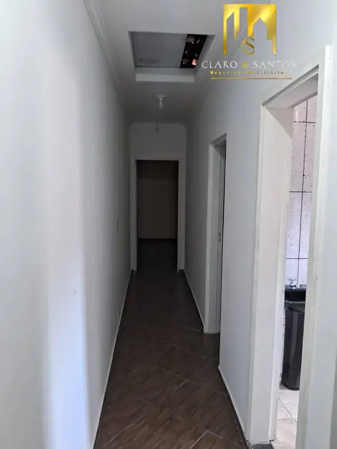 Casa com 3 quartos para alugar em Parque Primavera, Guarulhos - SP - imagem 3 Foto 3 de Casa com 3 quartos para alugar em Parque Primavera, Guarulhos - SP