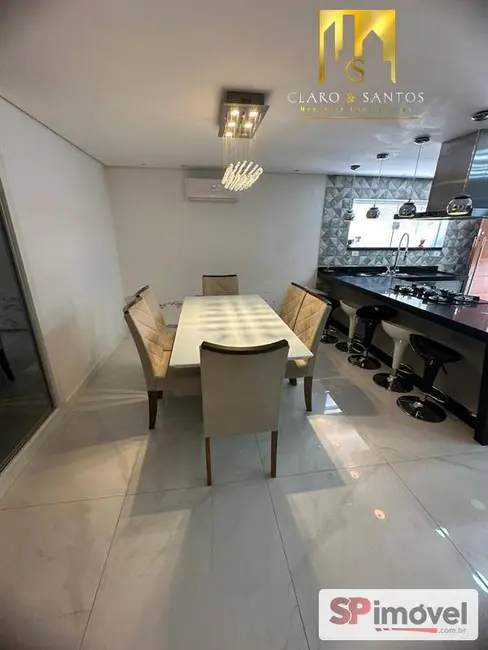 Casa com 3 quartos à venda, 313m2 em Jardim Cocaia, Guarulhos - SP - imagem 3 Foto 3 de Casa com 3 quartos à venda, 313m2 em Jardim Cocaia, Guarulhos - SP