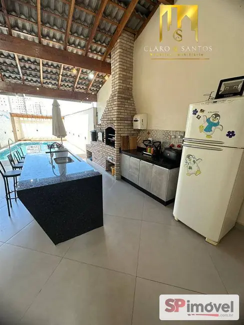 Casa com 3 quartos à venda, 313m2 em Jardim Cocaia, Guarulhos - SP - imagem 8 Foto 8 de Casa com 3 quartos à venda, 313m2 em Jardim Cocaia, Guarulhos - SP