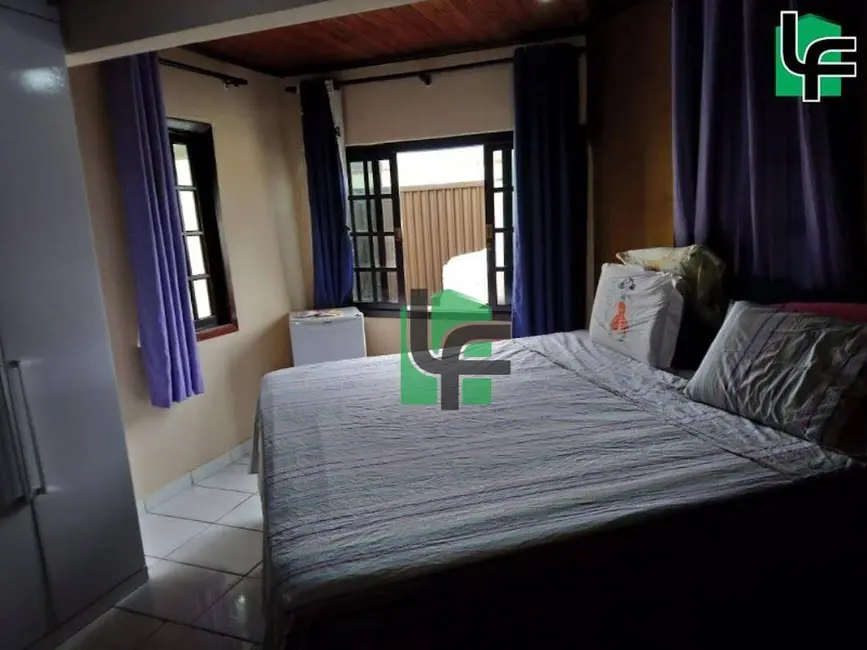 Casa com 3 quartos à venda, 101m2 em Jardim Samambaia, Paranagua - PR - imagem 8 Foto 8 de Casa com 3 quartos à venda, 101m2 em Jardim Samambaia, Paranagua - PR