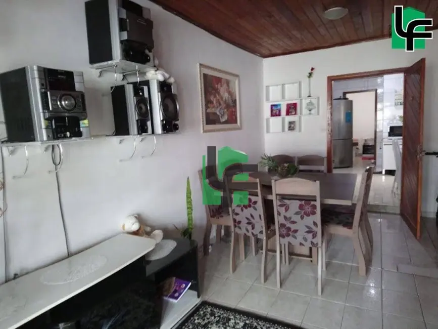Casa com 3 quartos à venda, 101m2 em Jardim Samambaia, Paranagua - PR - imagem 6 Foto 6 de Casa com 3 quartos à venda, 101m2 em Jardim Samambaia, Paranagua - PR