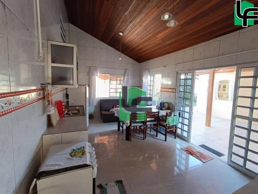 Foto 3 de Casa com 2 quartos à venda, 420m2 em Matinhos - PR