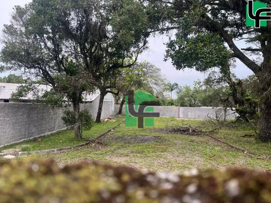 Foto 4 de Terreno / Lote à venda, 385m2 em Matinhos - PR