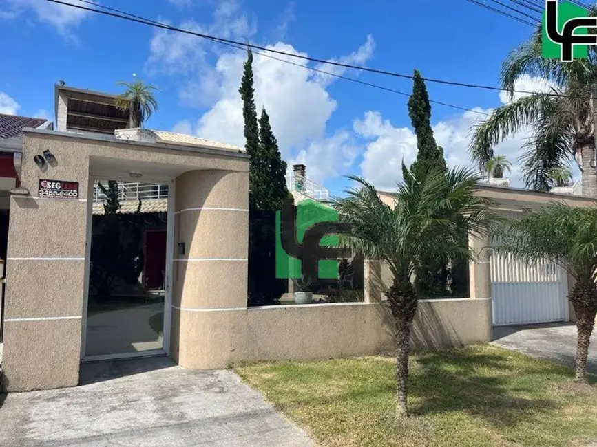 Foto 3 de Sobrado com 3 quartos à venda, 312m2 em Matinhos - PR