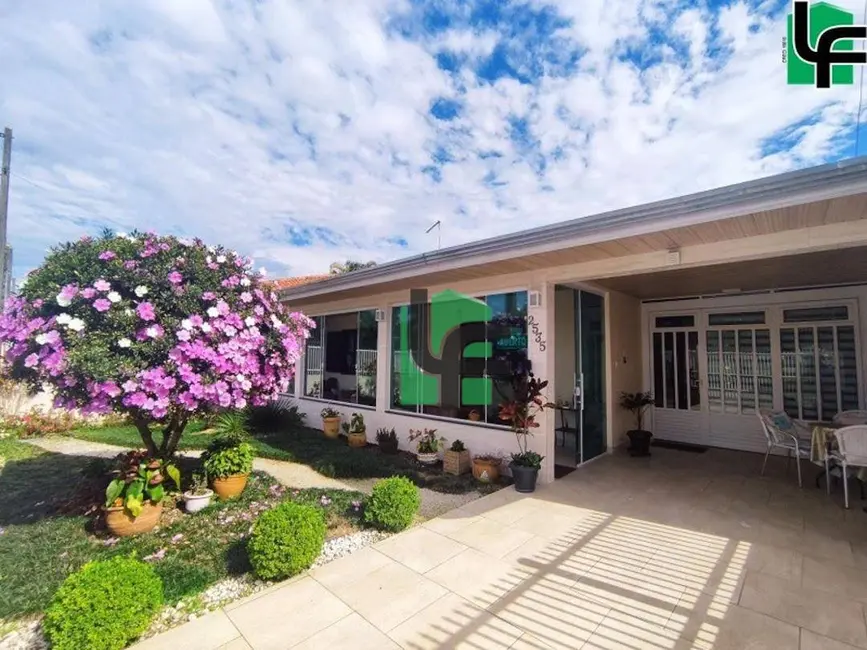 Foto 2 de Casa com 3 quartos à venda, 397m2 em Matinhos - PR