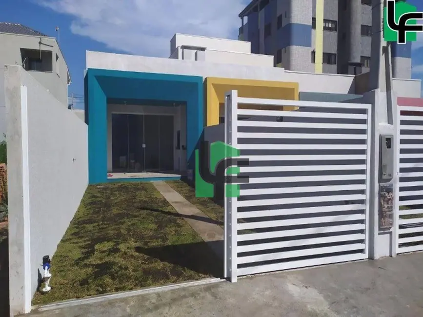 Foto 1 de Casa com 2 quartos à venda, 112m2 em Matinhos - PR