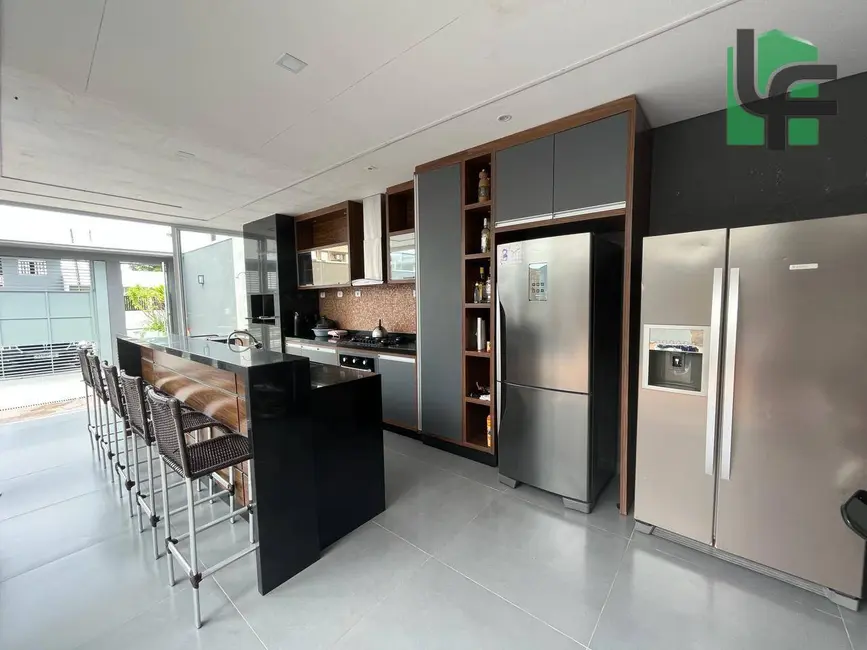 Foto 6 de Sobrado com 7 quartos à venda, 312m2 em Matinhos - PR