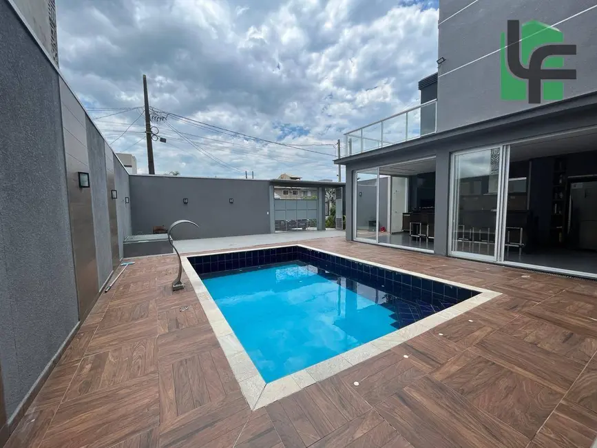 Foto 8 de Sobrado com 7 quartos à venda, 312m2 em Matinhos - PR