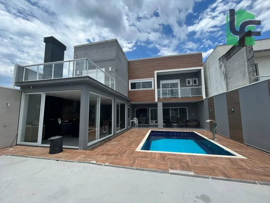 Foto 1 de Sobrado com 7 quartos à venda, 312m2 em Matinhos - PR