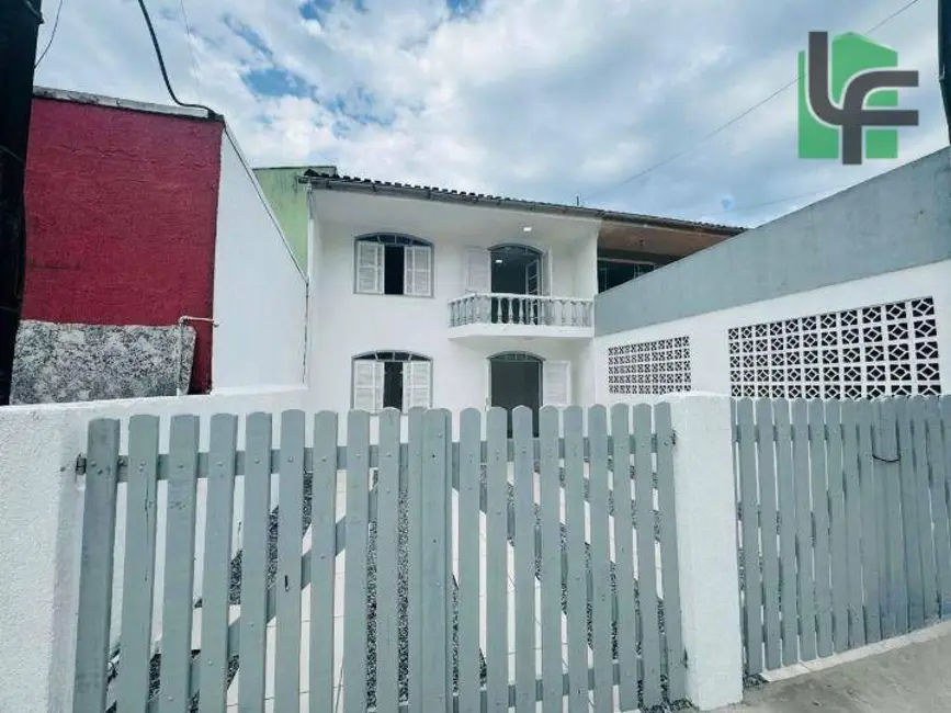 Foto 3 de Sobrado com 4 quartos à venda, 132m2 em Matinhos - PR