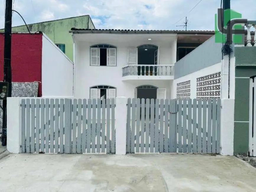 Foto 2 de Sobrado com 4 quartos à venda, 132m2 em Matinhos - PR