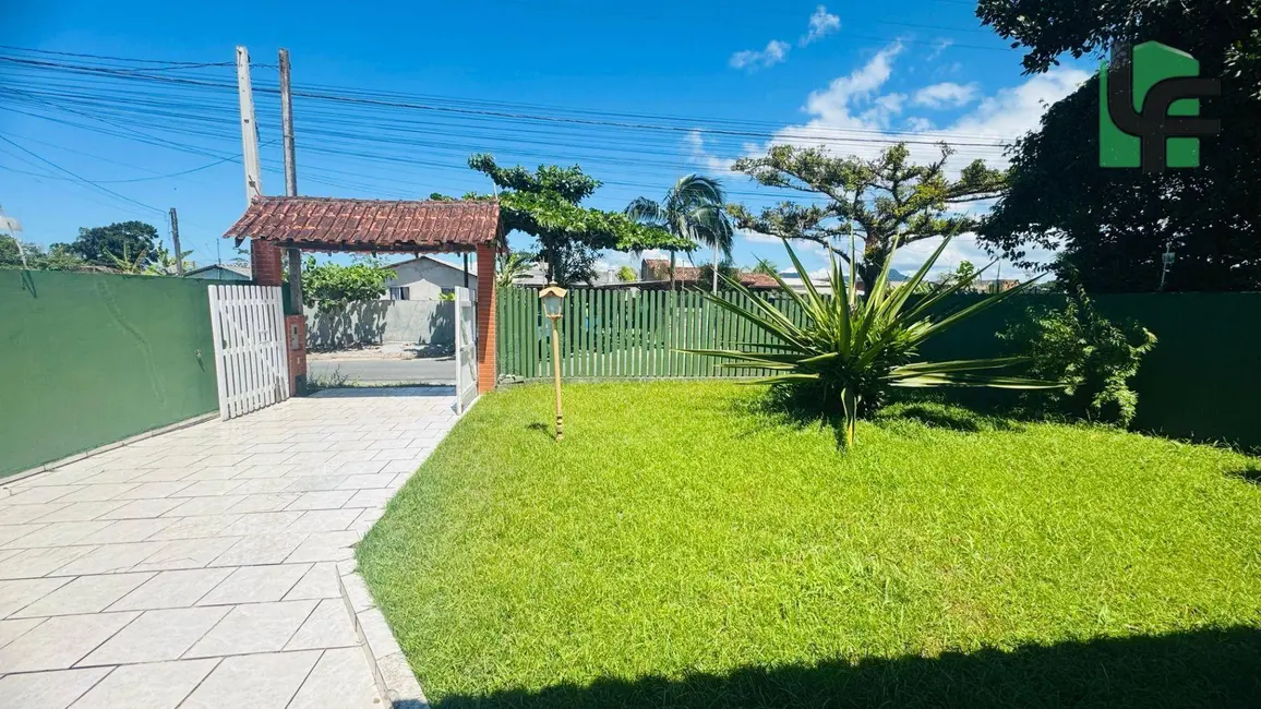 Foto 9 de Casa com 3 quartos à venda, 360m2 em Matinhos - PR