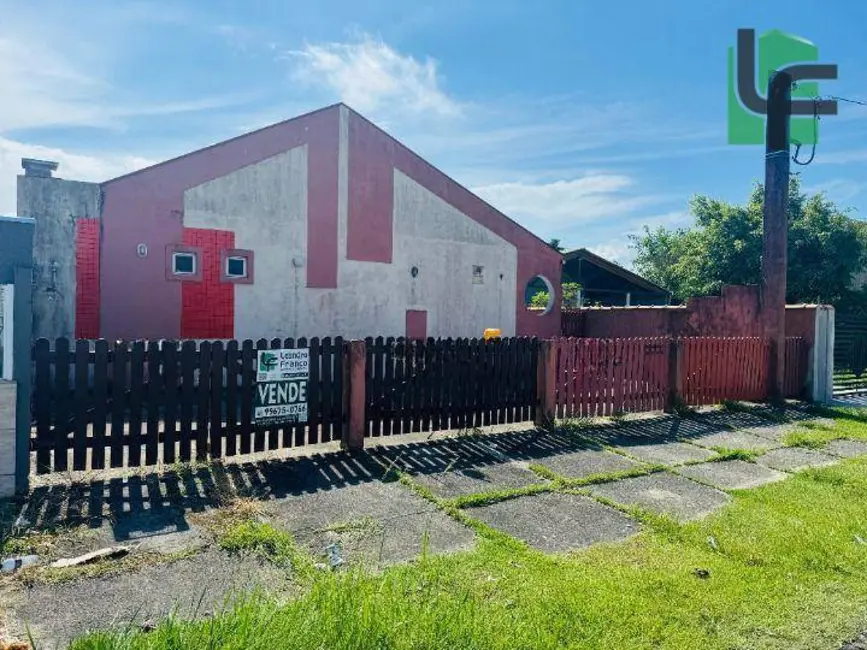 Foto 4 de Casa com 2 quartos à venda, 55m2 em Matinhos - PR